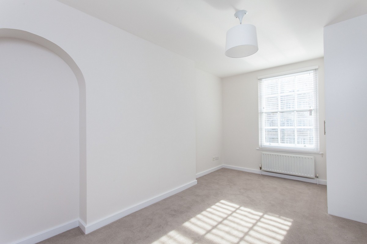 3 bedroom Flat, George Street, Marylebone, W1H - , Image 3