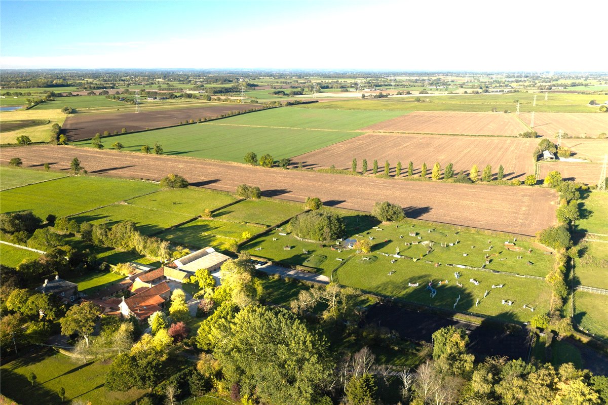 5 bedroom House, Lilling, Near York, YO60 - Available