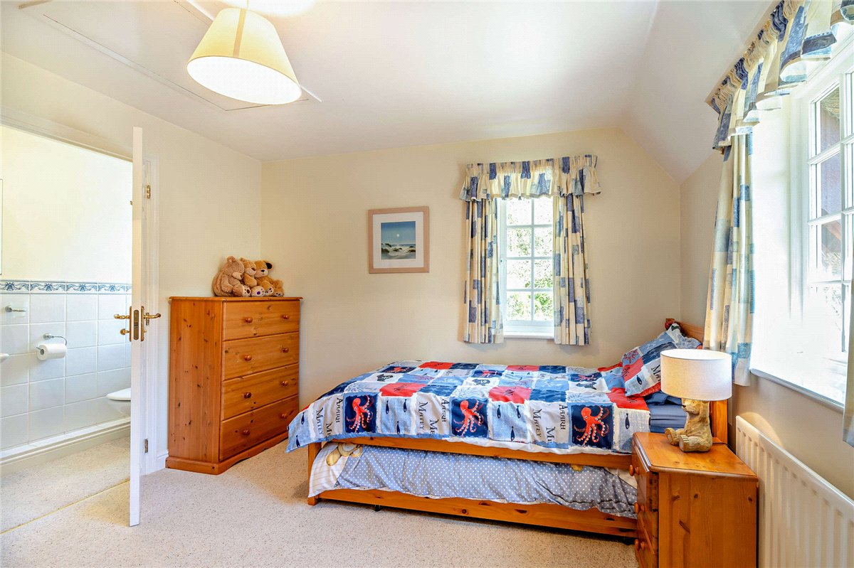 3 bedroom House, Palmers Yard, Ecchinswell, RG20 - Available, Image 15