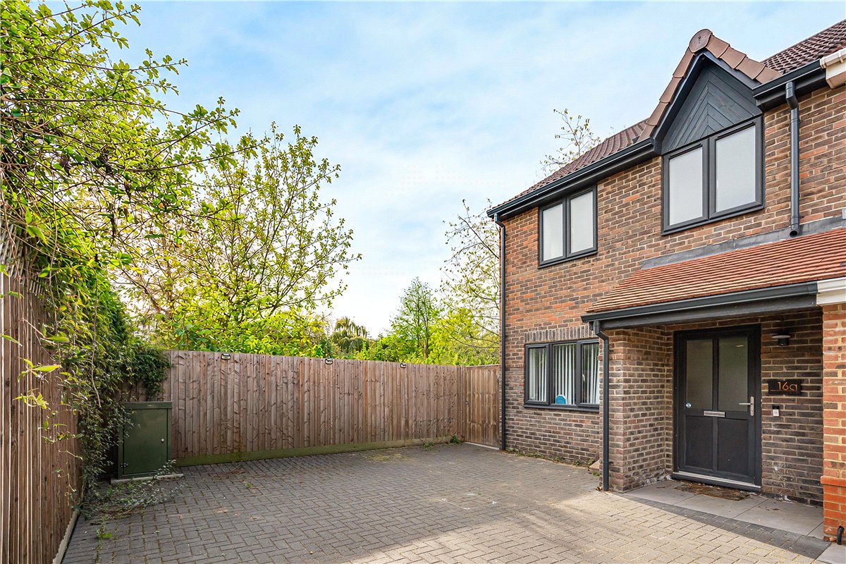 3 bedroom House, Moore Close, Cambridge, CB4 - Available