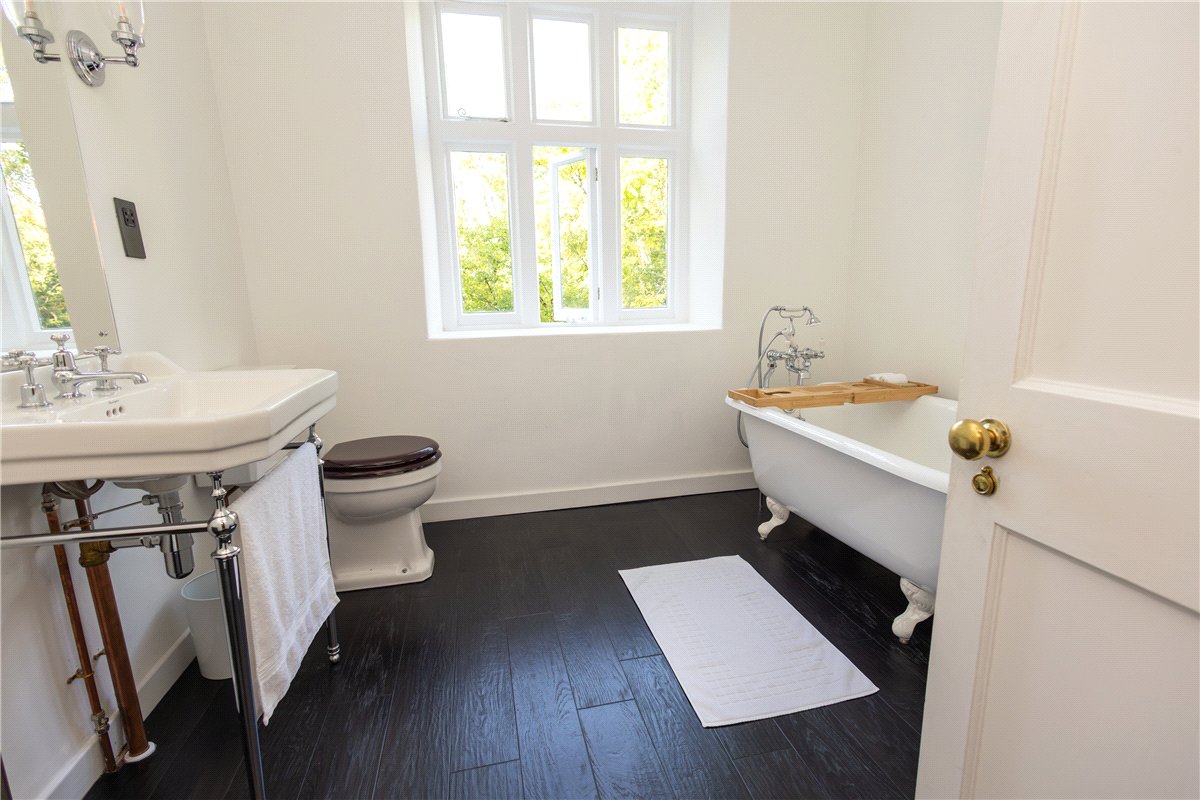 11 bedroom House, Talsarnau, Gwynedd, LL47 - Available, Image 23