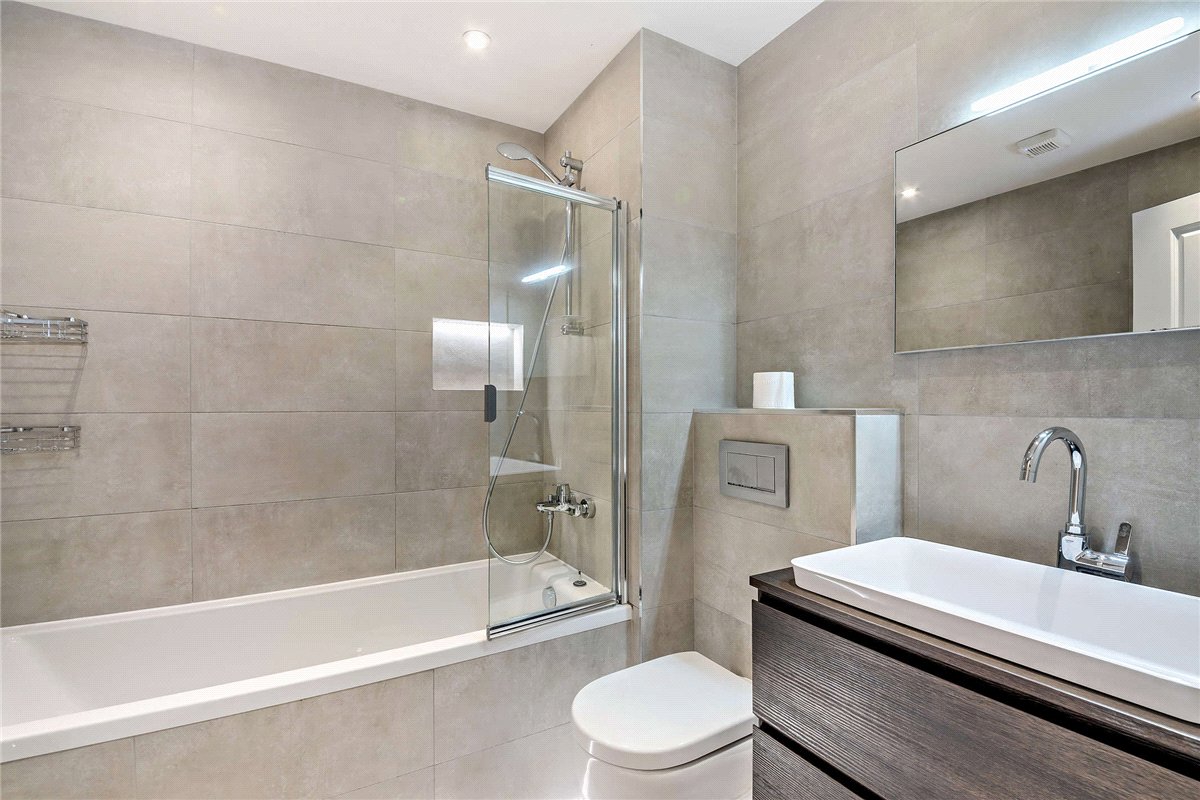 2 bedroom Flat, Northbrook Street, Newbury, RG14 - Available, Image 4