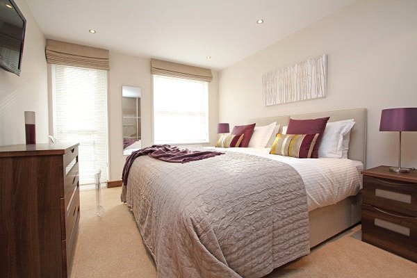 2 bedroom Flat, Kingston House South, Ennismore Gardens, SW7 - Available, Image 4