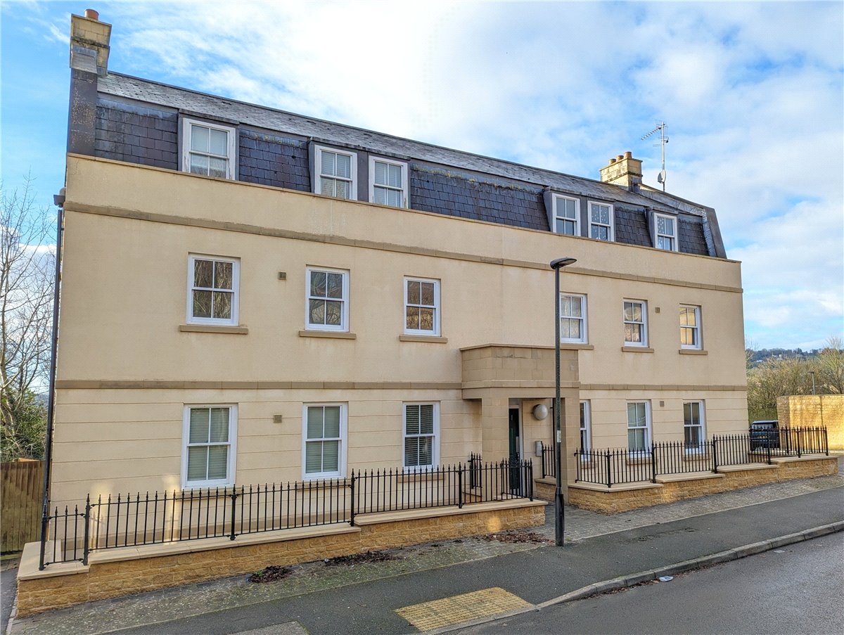 2 bedroom Flat, Eveleigh Avenue, Bath, BA1 - Sold