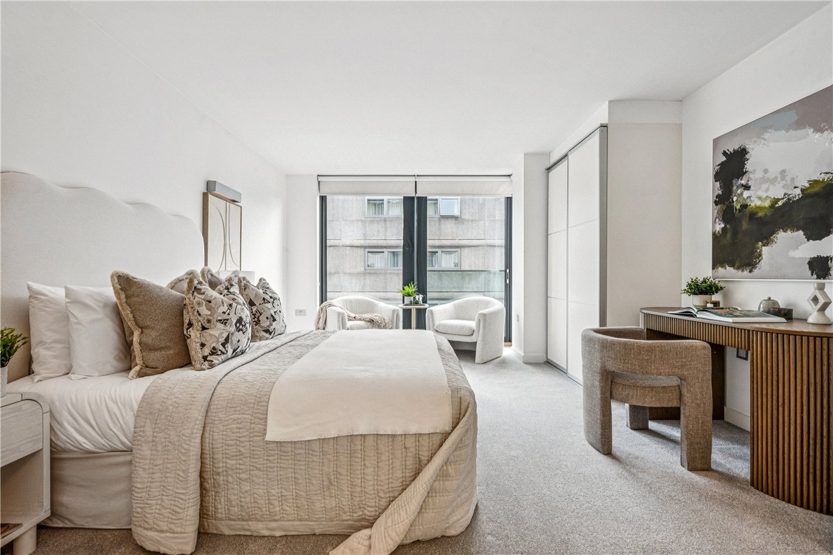 3 bedroom Flat, Bolsover Street, Fitzrovia, W1W - Available, Image 2