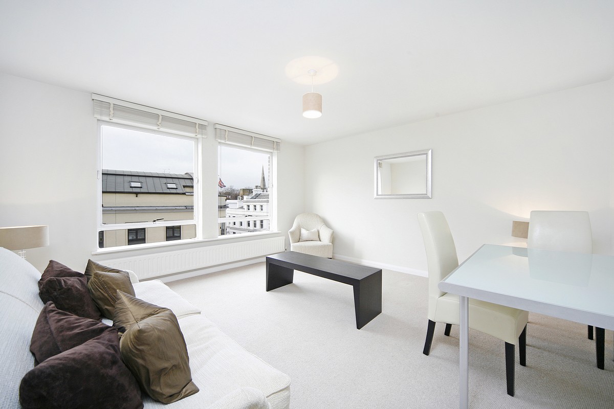 2 bedroom Flat, Fulham Road, Chelsea, SW3 - Available