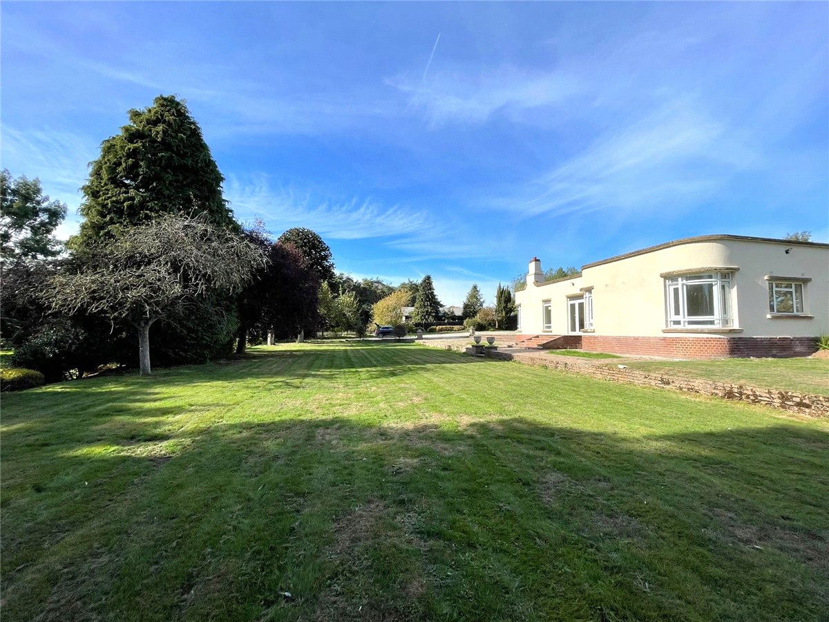 4 bedroom Bungalow, Retford Road, Walesby, NG22 - Available, Image 14