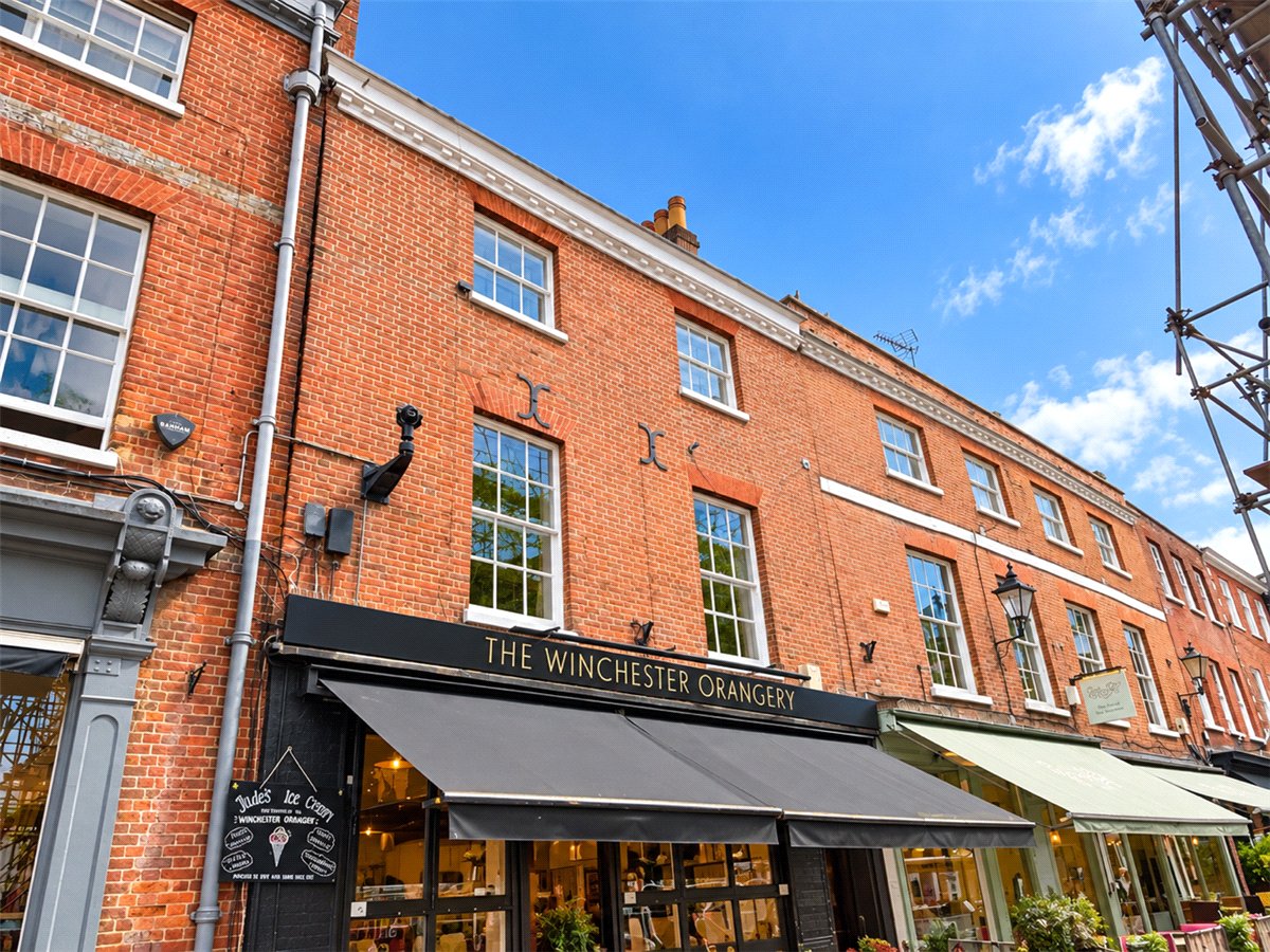 2 bedroom Flat, Little Minster Street, Winchester, SO23 - Available
