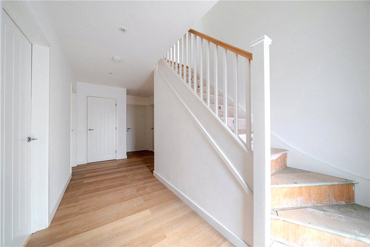 3 bedroom House, Elcot Lane, Marlborough, SN8 - Available, Image 5
