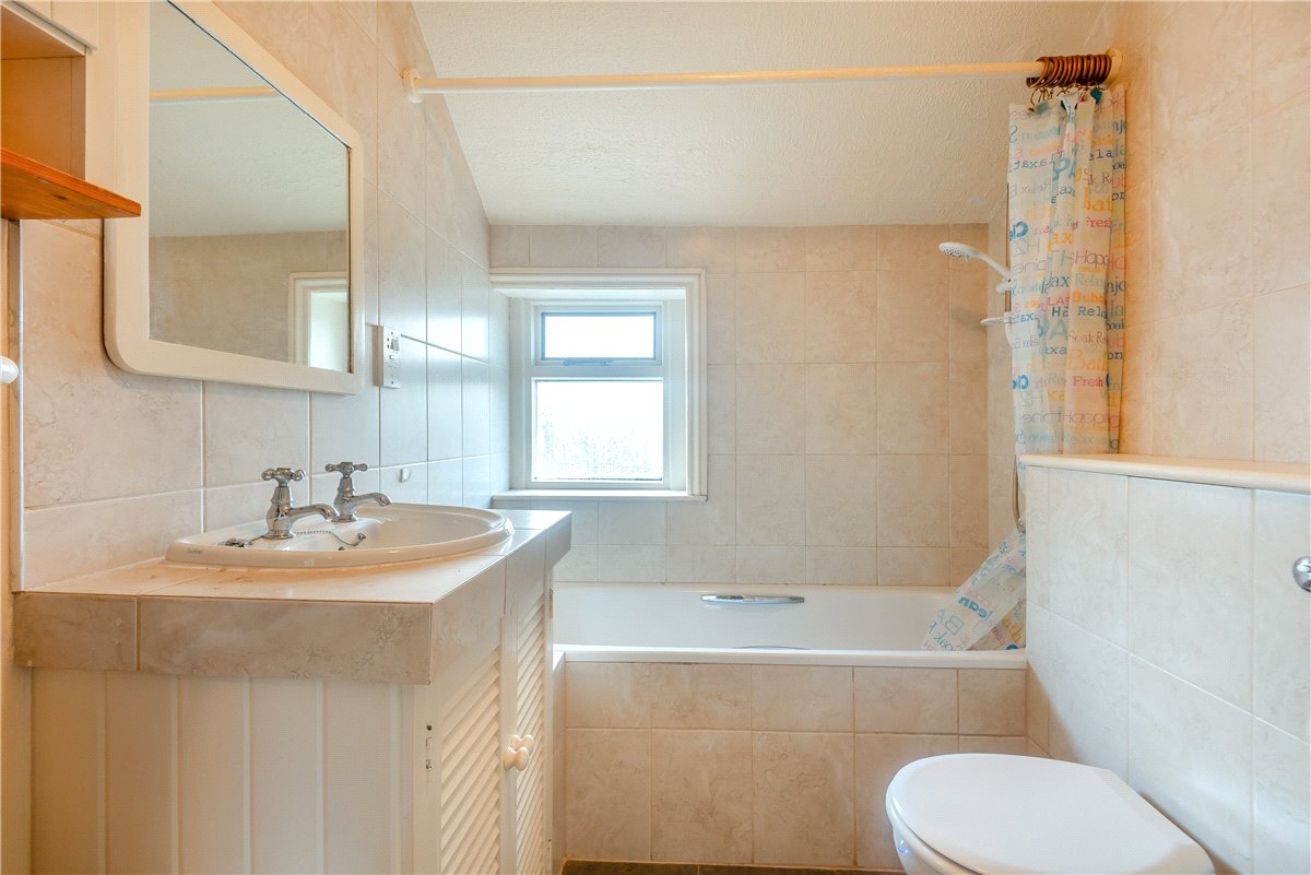 2 bedroom House, New Street, Stockbridge, SO20 - Sold, Image 3