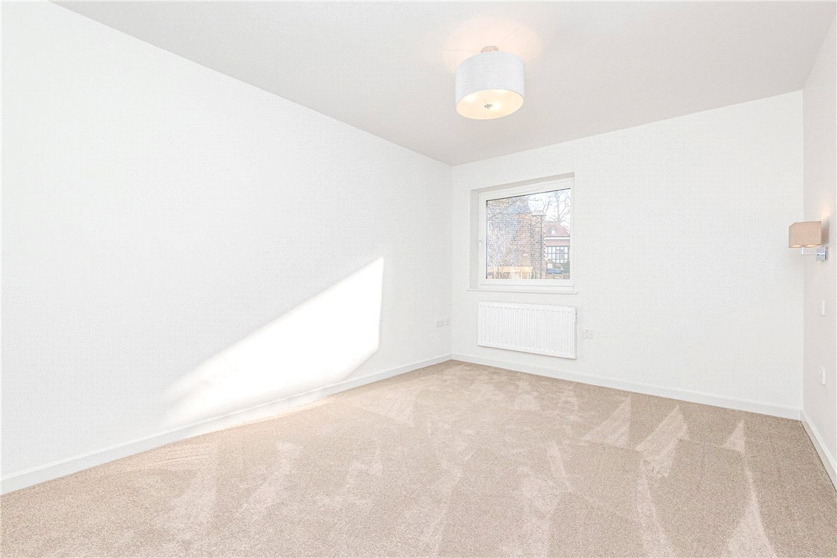3 bedroom Flat, Esplanade Court, 2 St. Marys Walk, HG2 - Available, Image 10