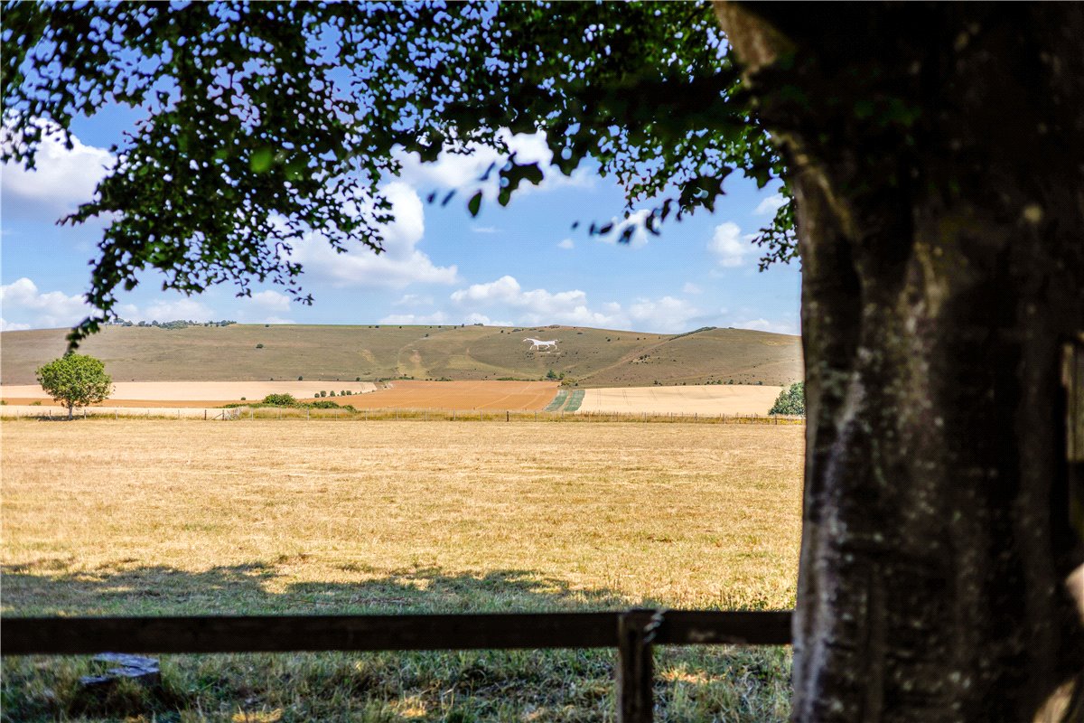 5 bedroom House, Honeystreet, Pewsey, SN9 - Available, Image 1