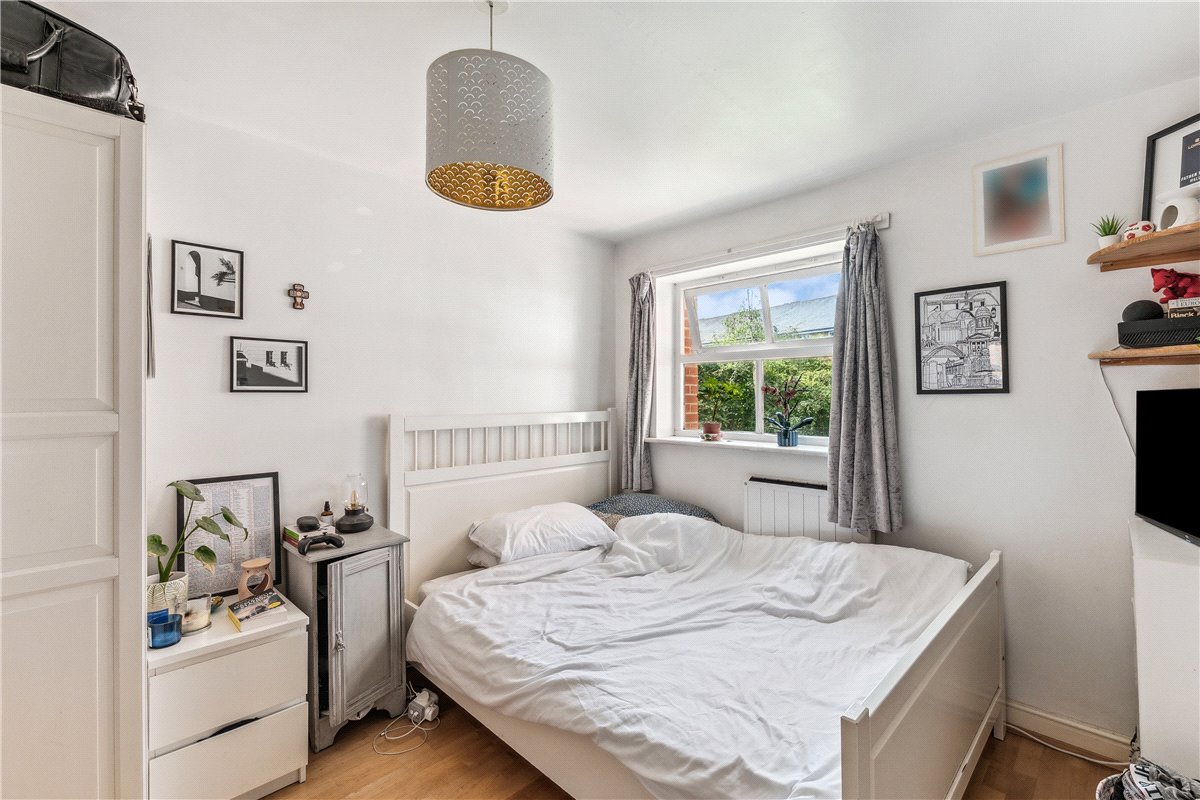 3 bedroom Flat, Heritage Park, London, SW17 - Sold, Image 8
