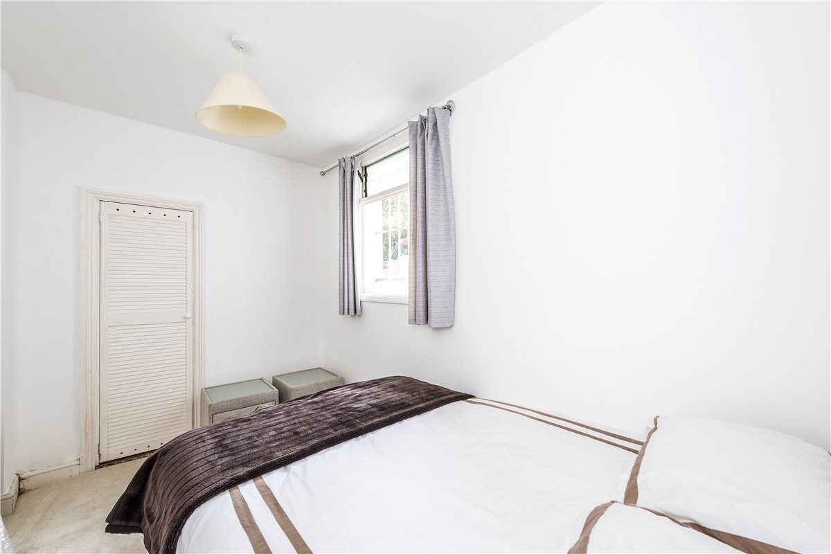 2 bedroom Flat, North Side Wandsworth Common, London, SW18 - , Image 19