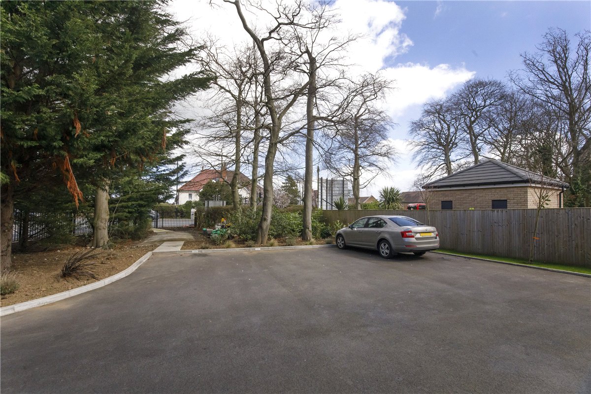 2 bedroom Flat, Wayside Crescent, Harrogate, HG2 - Available, Image 2