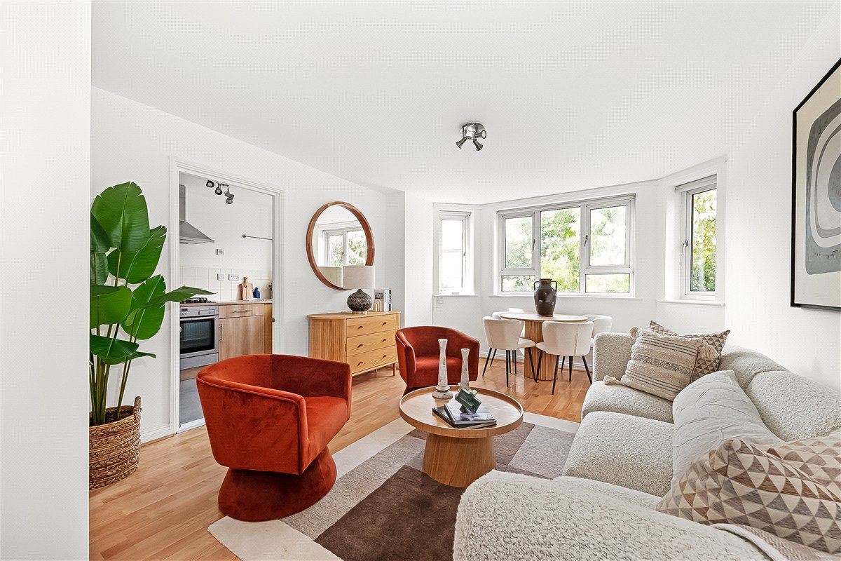 2 bedroom Flat, St. James's Drive, London, SW12 - Available, Image 1