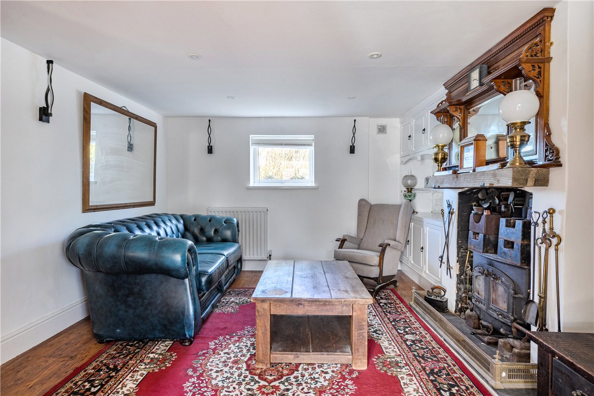 2 bedroom Cottage, Broad Street, Beechingstoke, SN9 - Available, Image 13