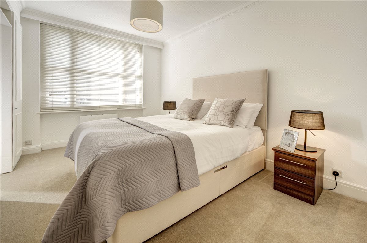 2 bedroom Flat, Hill Street, Mayfair, W1J - Available, Image 6