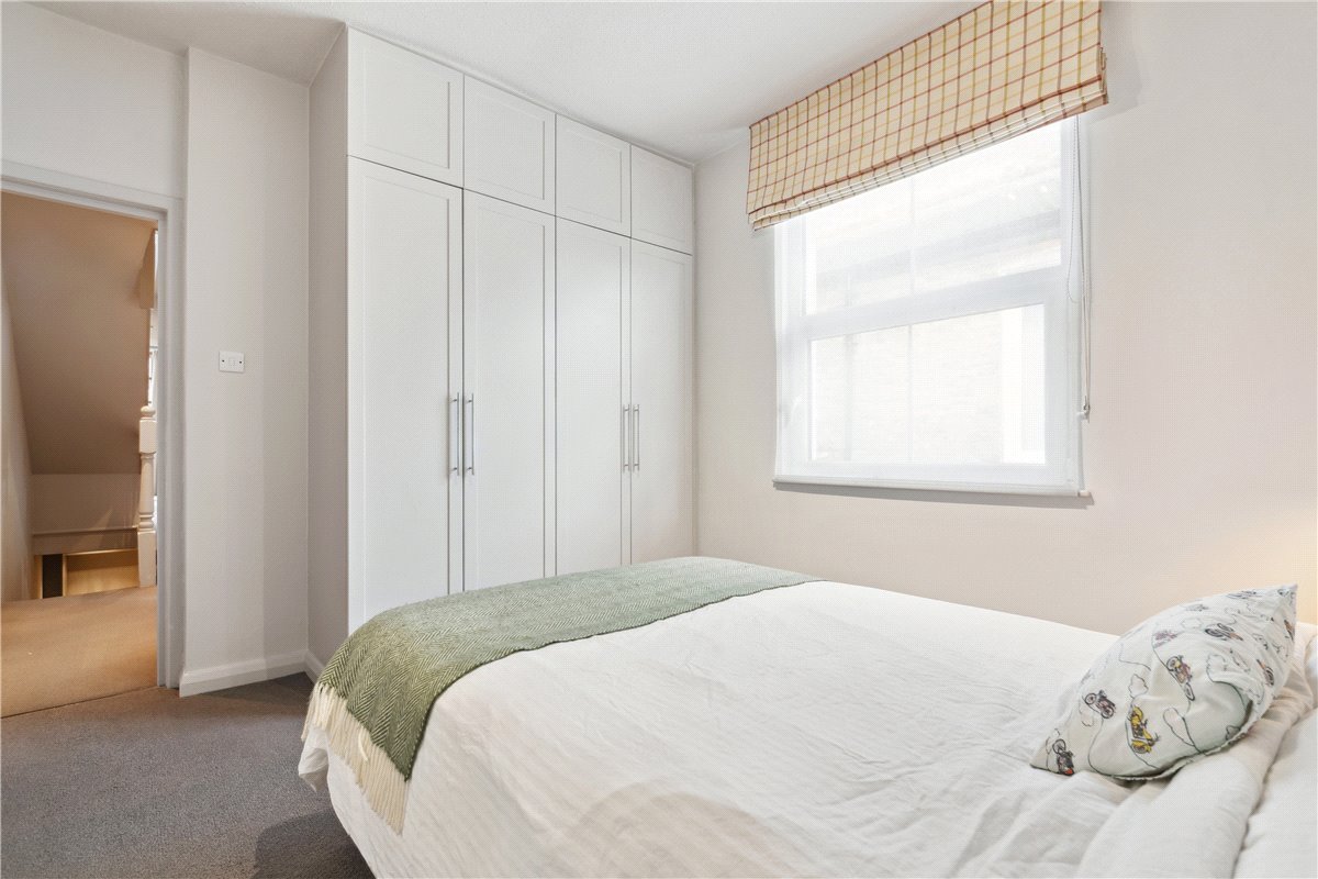 2 bedroom Flat, Beechcroft Road, London, SW17 - Sold, Image 2