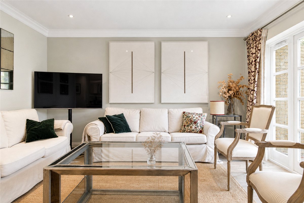 3 bedroom House, Harwood Mews, Moore Park Road, SW6 - Let Agreed