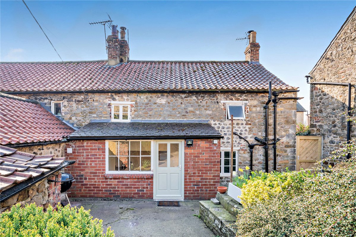 3 bedroom House, Main Street, West Tanfield, HG4 - Available, Image 2