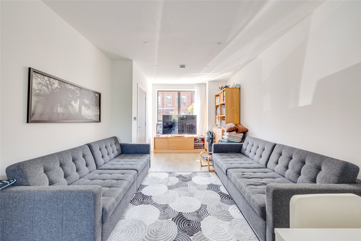 3 bedroom House, Harlow Gardens, Kingston upon Thames, KT1 - Let Agreed, Image 2