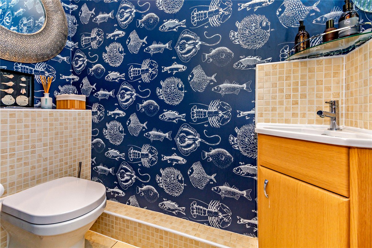 4 bedroom House, Oxford Road, Donnington, RG14 - Available, Image 11