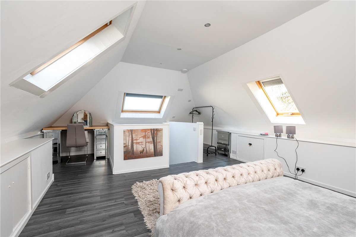 5 bedroom House, East Lea View, Cayton, YO11 - Available, Image 1