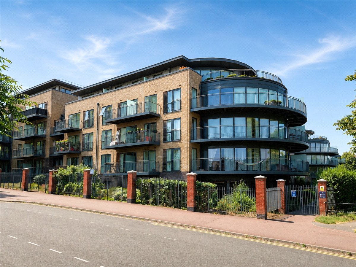 2 bedroom Flat, Kingsley Walk, Cambridge, CB5 - Available