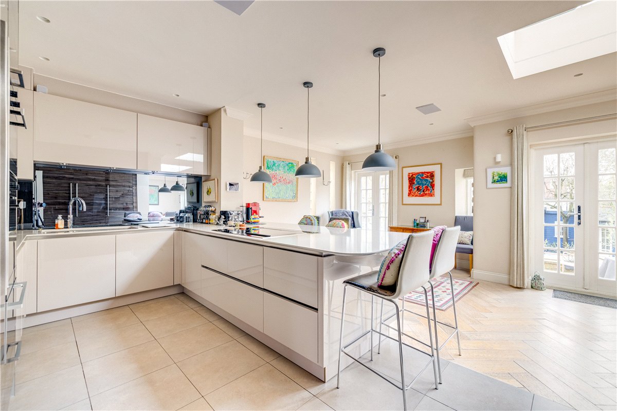 5 bedroom House, Ellerton Road, London, SW18 - Available, Image 2