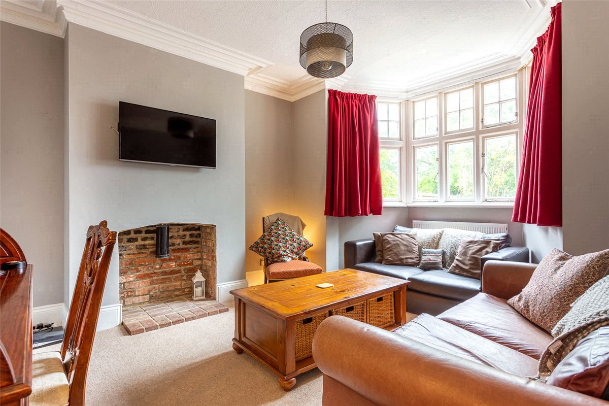4 bedroom House, Reading Road, Sherfield-on-Loddon, RG27 - Available, Image 6