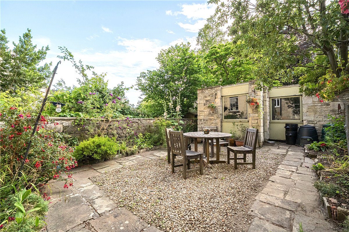 2 bedroom Maisonette, St. James's Square, Bath, BA1 - Available, Image 14