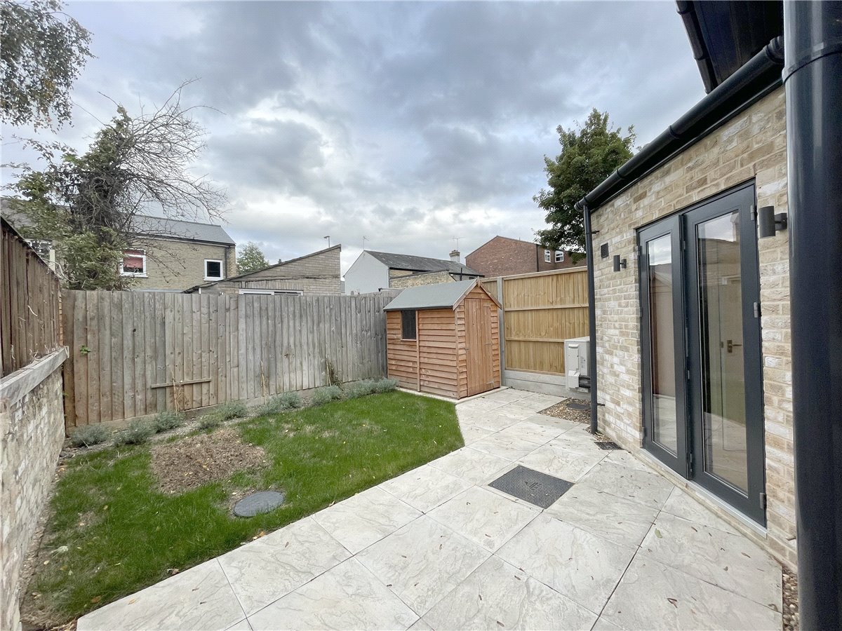 2 bedroom House, North Street, Cambridge, CB4 - , Image 10