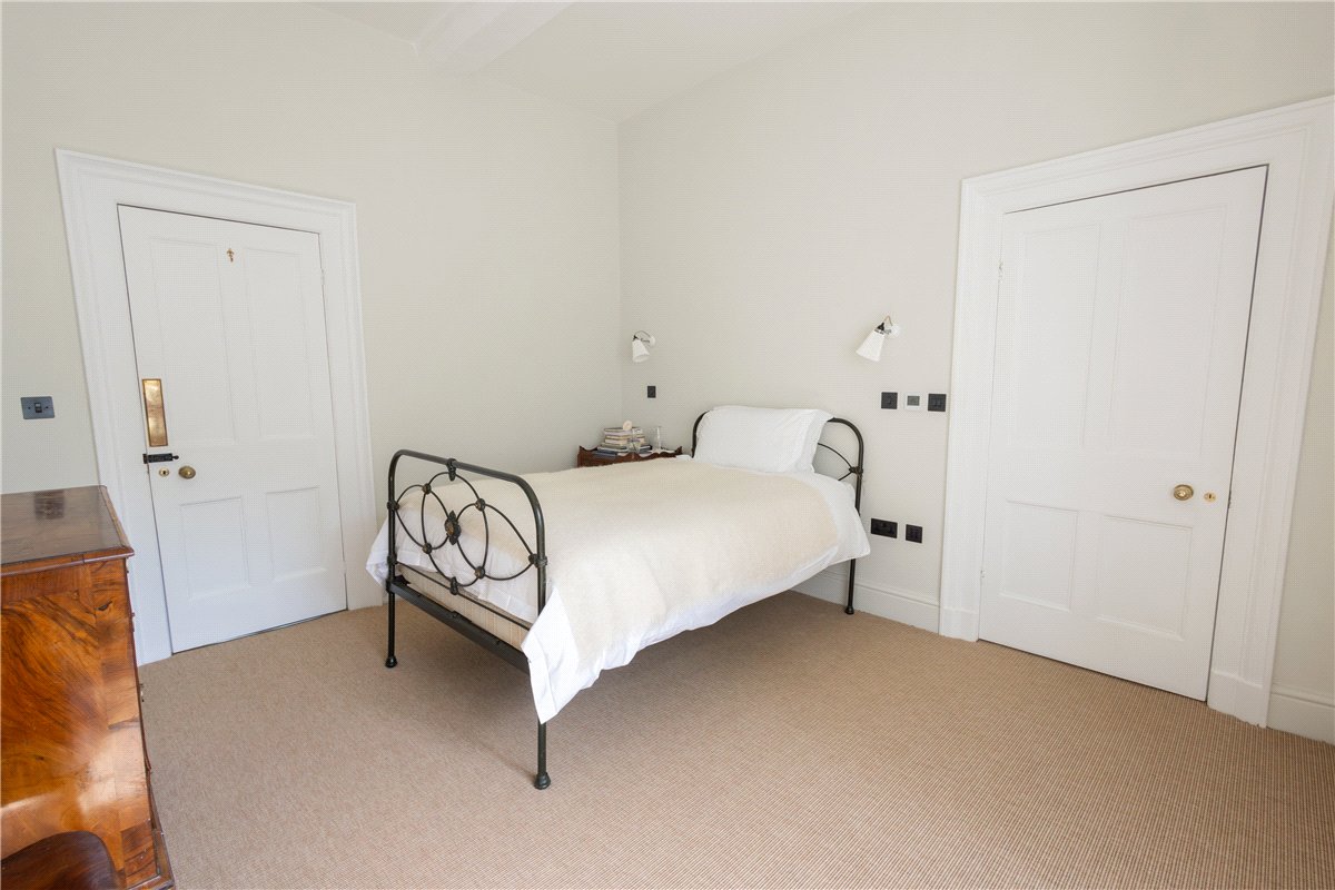 11 bedroom House, Talsarnau, Gwynedd, LL47 - Available, Image 22