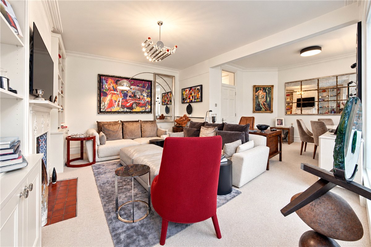 3 bedroom Flat, Bishops Mansions, Stevenage Road, SW6 - Available