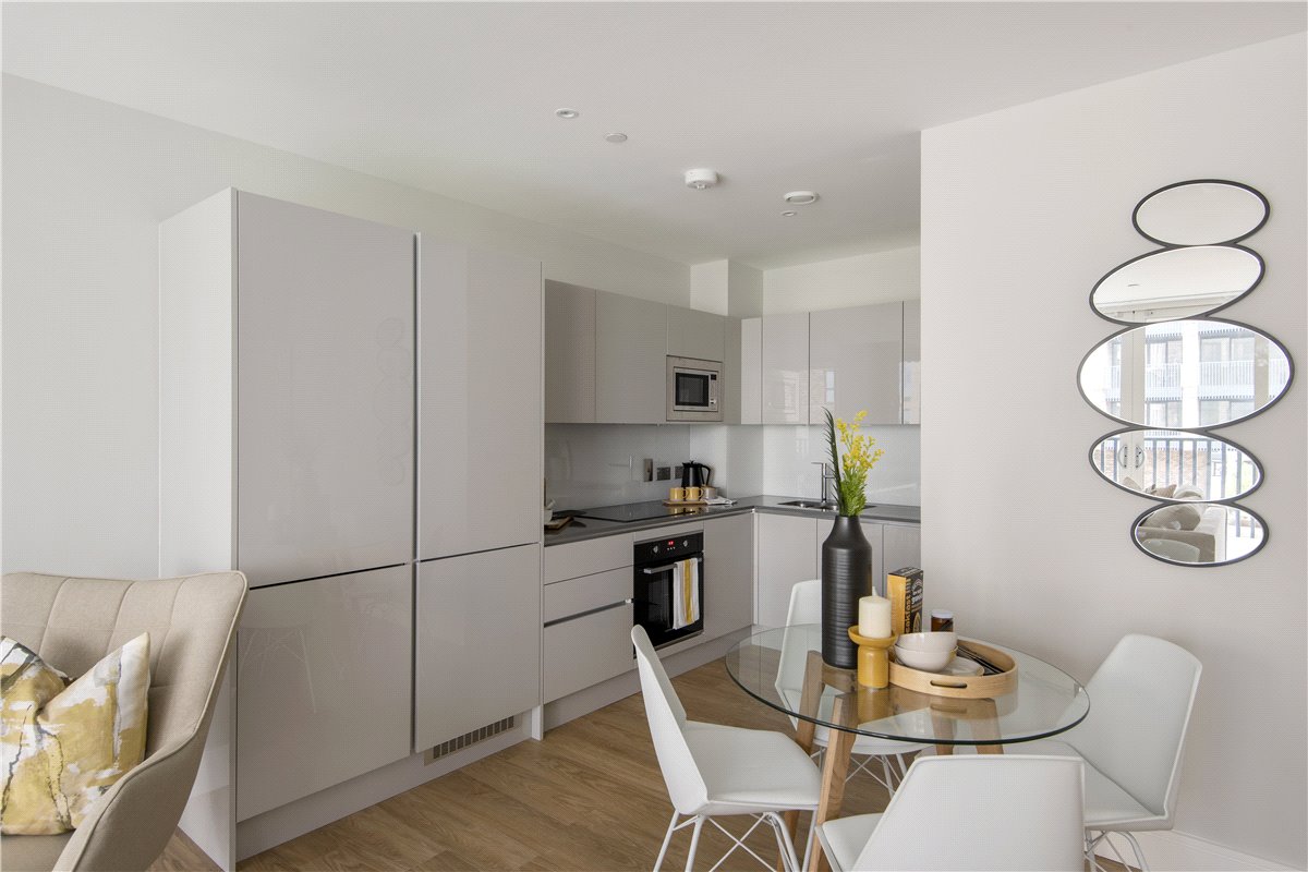 2 bedroom Flat, Greyhound Parade, Wimbledon Grounds, London, SW17 - , Image 1