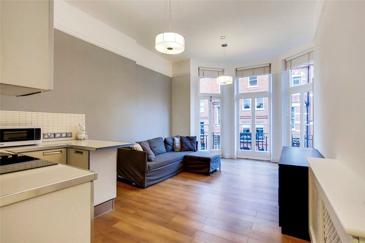 1 bedroom Flat, Egerton Gardens, Knightsbridge, SW3 - Available