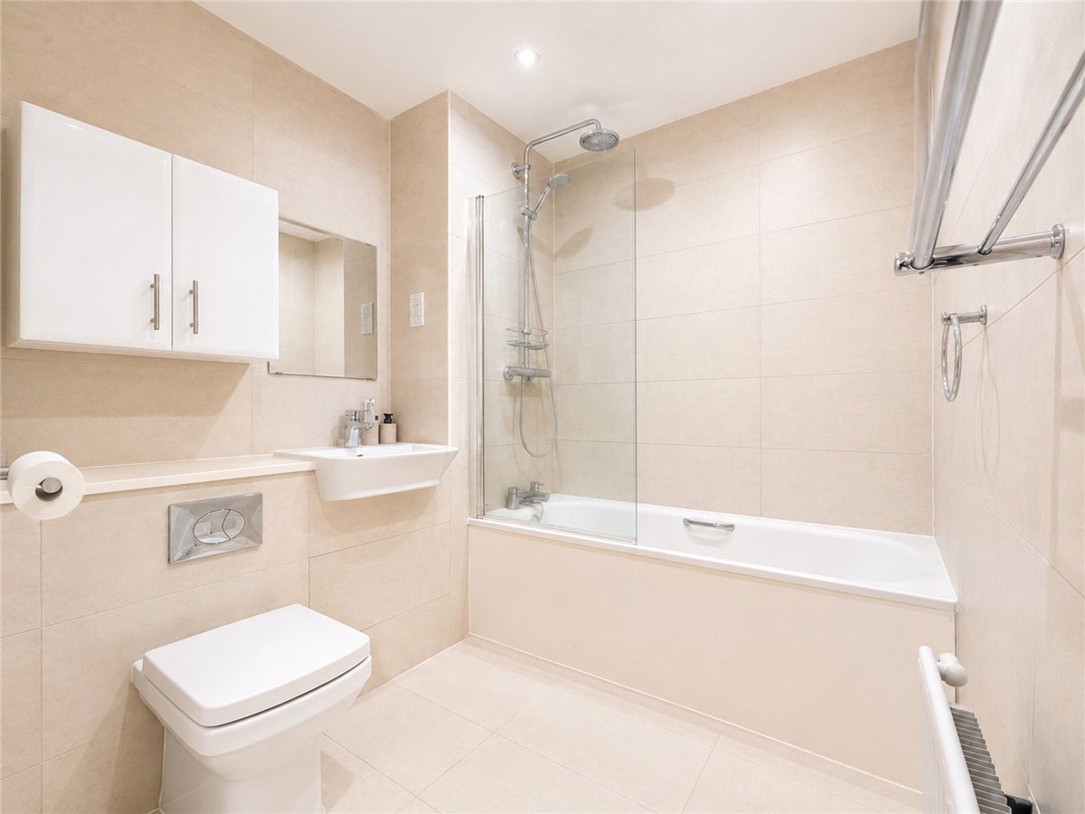 2 bedroom Flat, Mill Park, Cambridge, CB1 - Available, Image 2