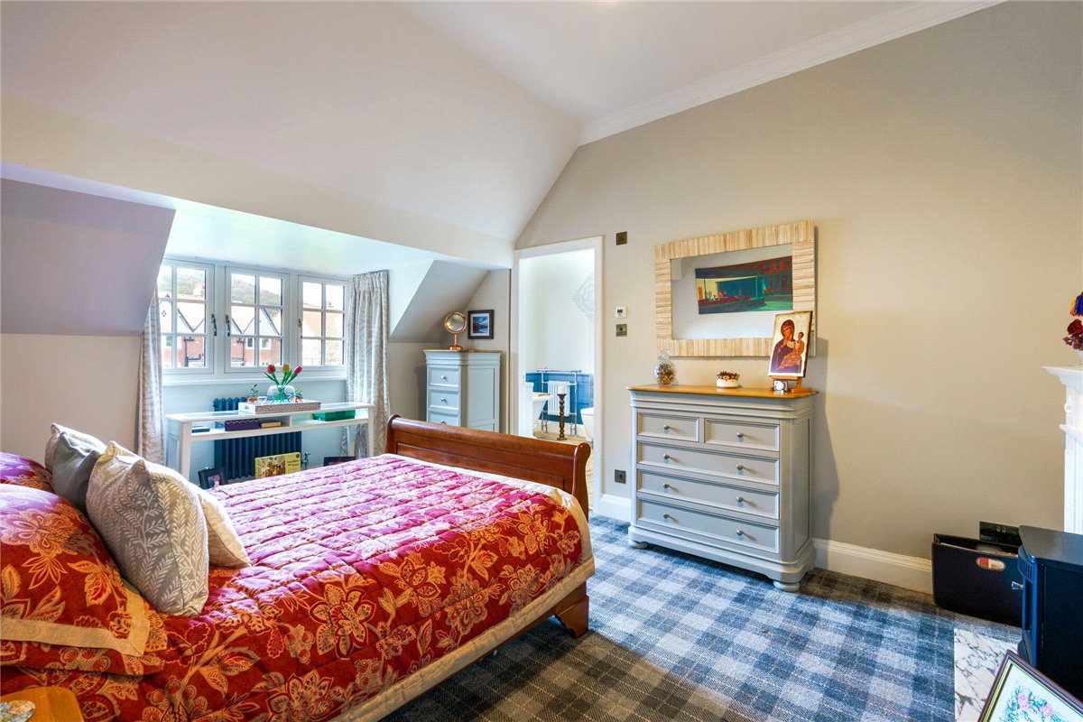 2 bedroom Flat, Holbeck Hill, Scarborough, YO11 - Available, Image 12