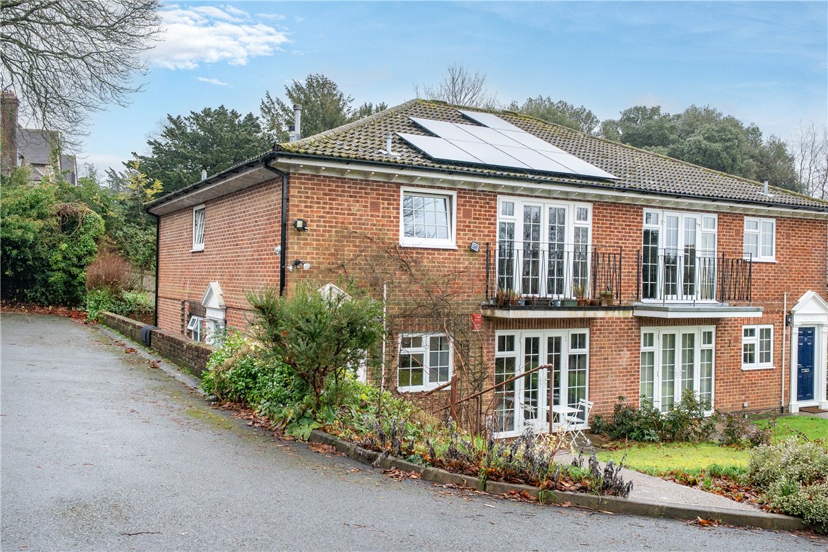 2 bedroom Maisonette, Dawn Gardens, Winchester, SO22 - Available, Image 1