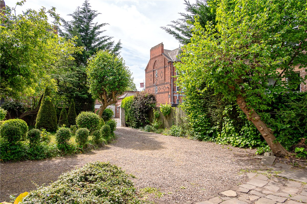 10 bedroom House, Fulford Road, York, YO10 - Sold STC, Image 32