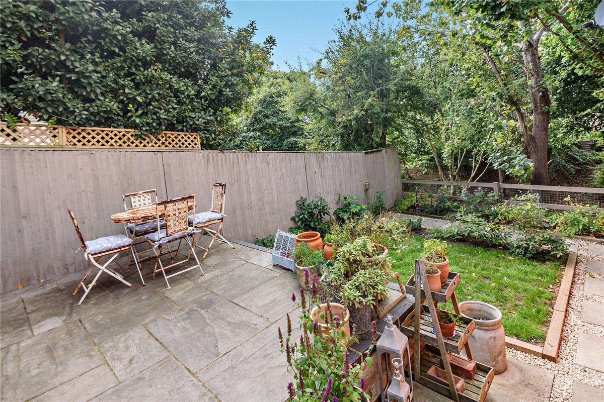 2 bedroom House, Pear Tree Lane, Newbury, RG14 - Available, Image 15