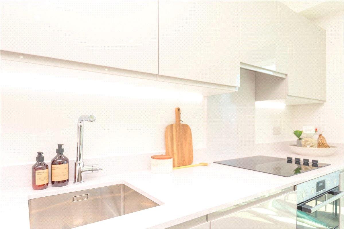 3 bedroom Flat, Heartwell Avenue, London, E16 - Let Agreed, Image 8