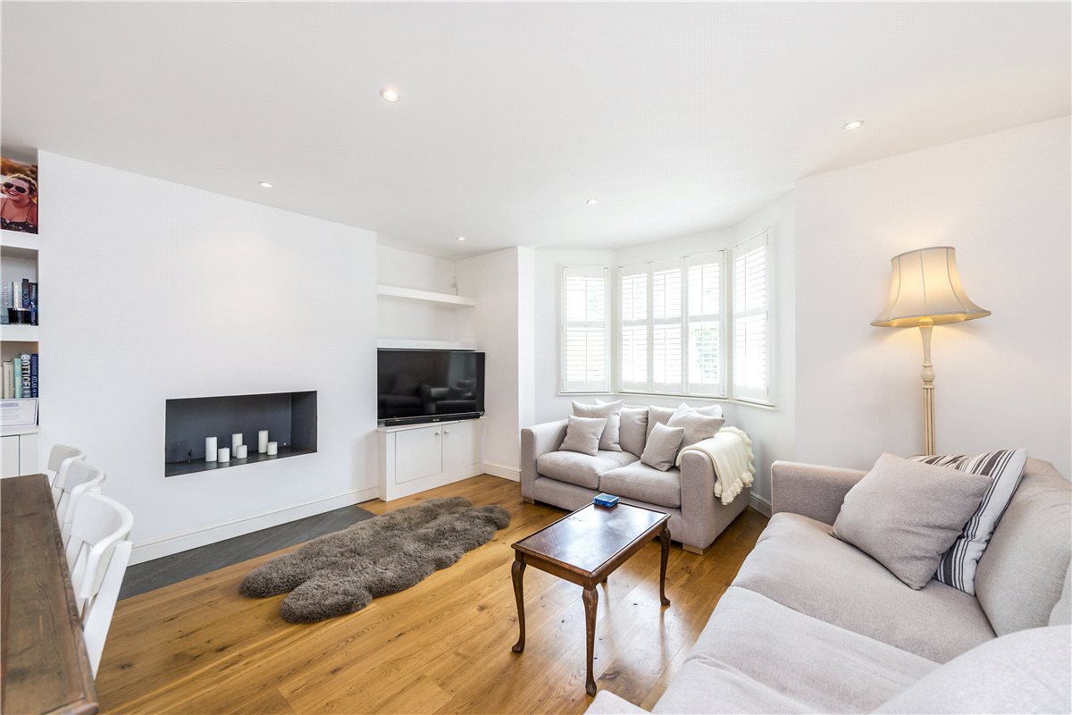 2 bedroom Flat, North Side Wandsworth Common, London, SW18 - , Image 10