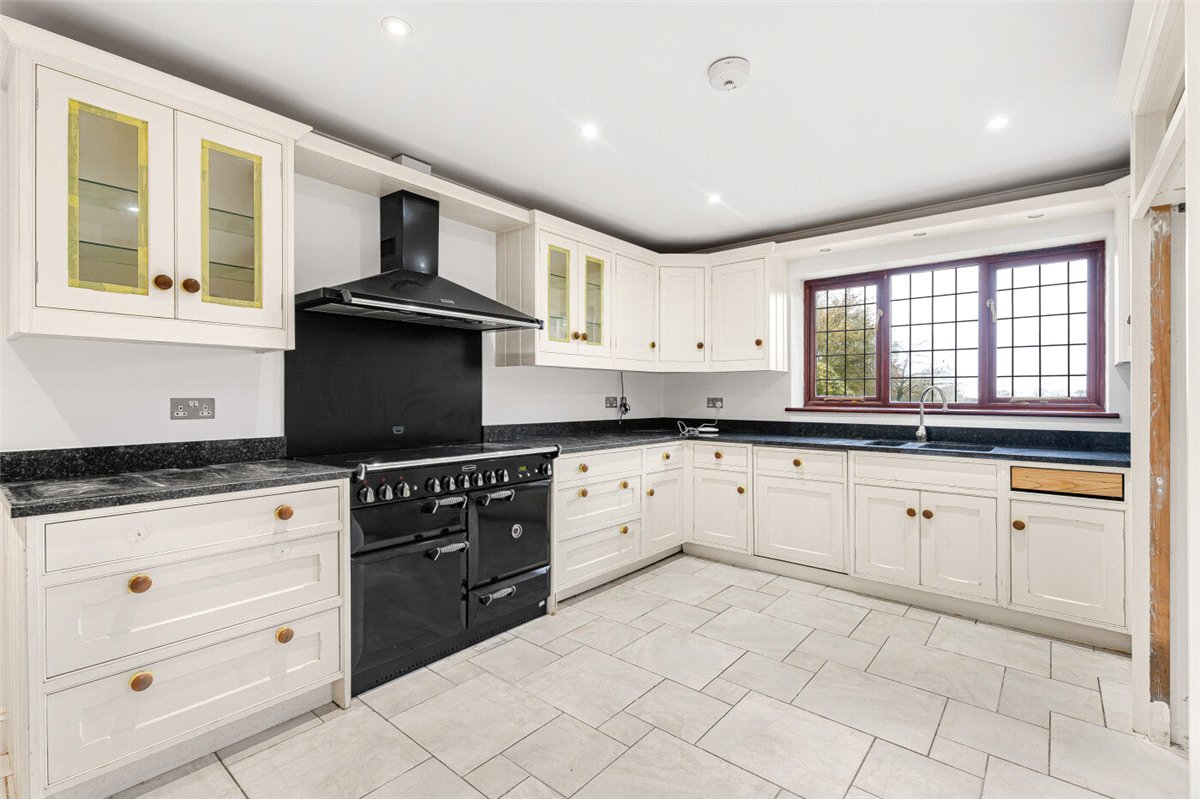 4 bedroom Residential, Nash Lee Lane, Wendover, HP22 - Available, Image 2