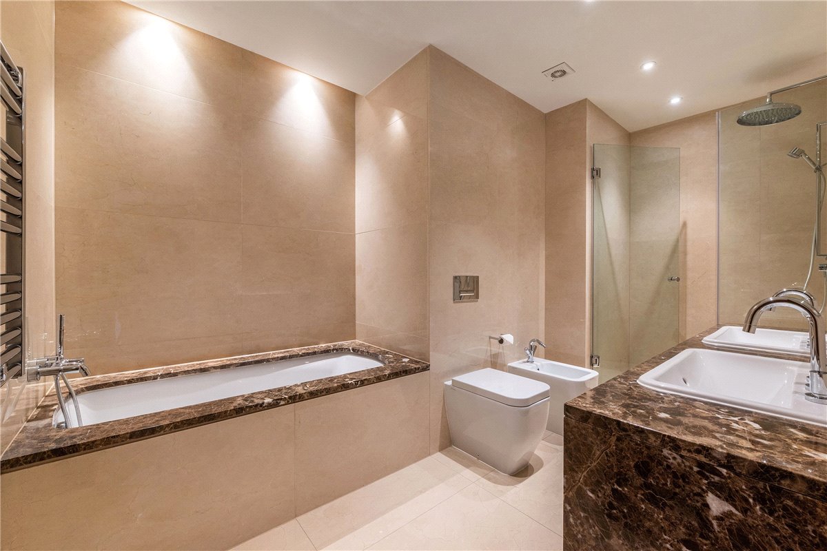 3 bedroom Flat, Grosvenor Square, Mayfair, W1K - Available, Image 7