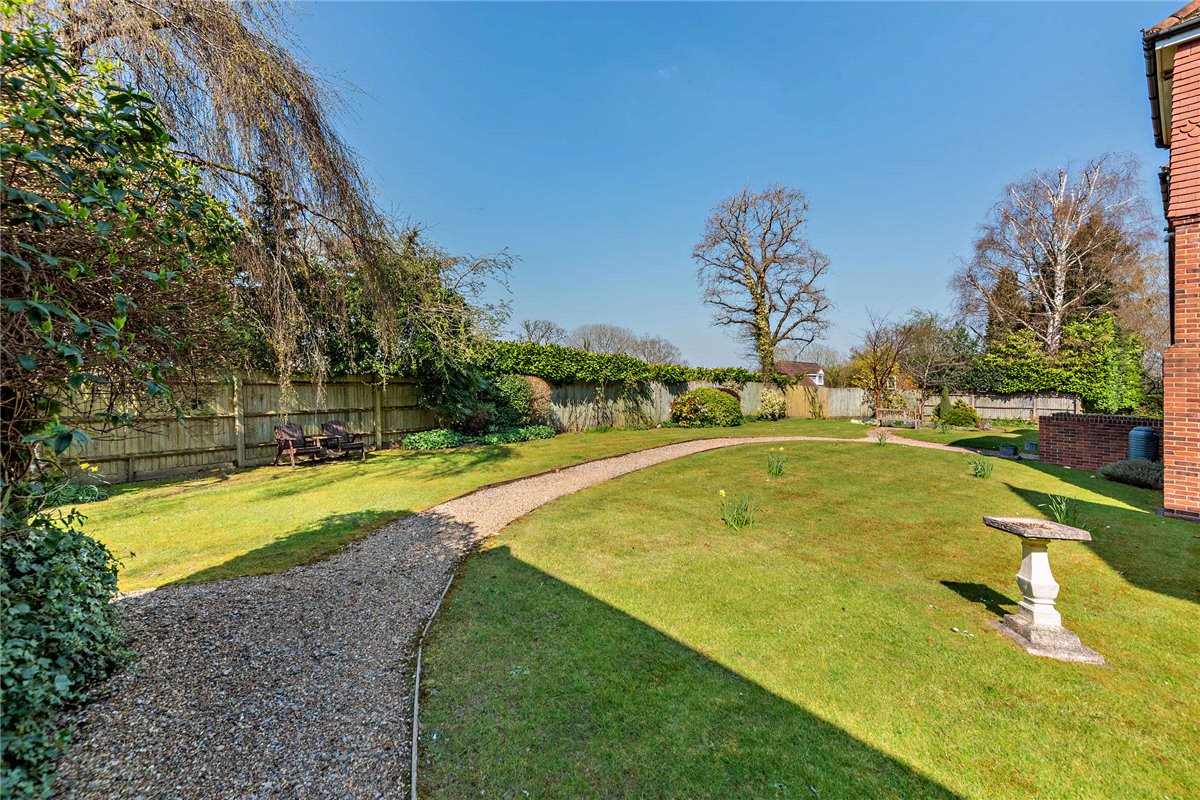 3 bedroom Flat, Woodridge, Newbury, RG14 - Available, Image 18