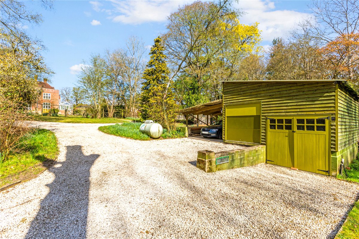 5 bedroom House, Stockcross, Newbury, RG20 - Available, Image 16