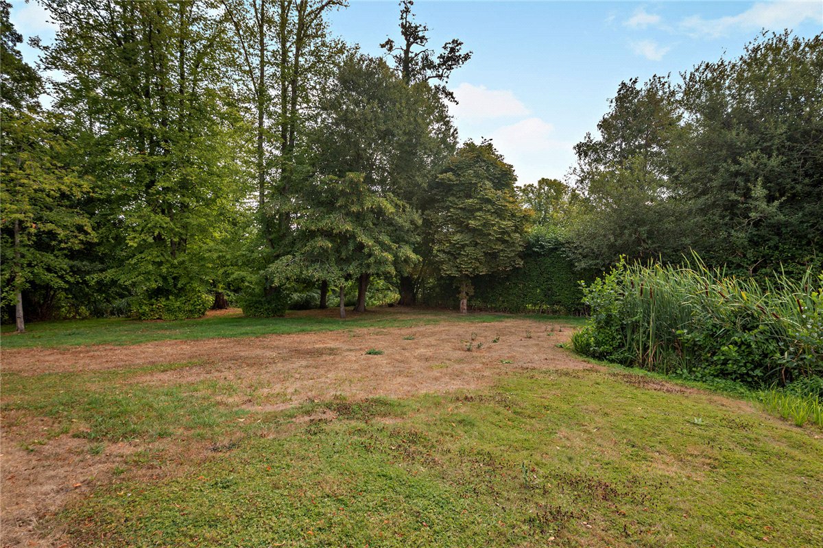 2 bedroom House, Lambourn Road, Speen, RG20 - Available, Image 18