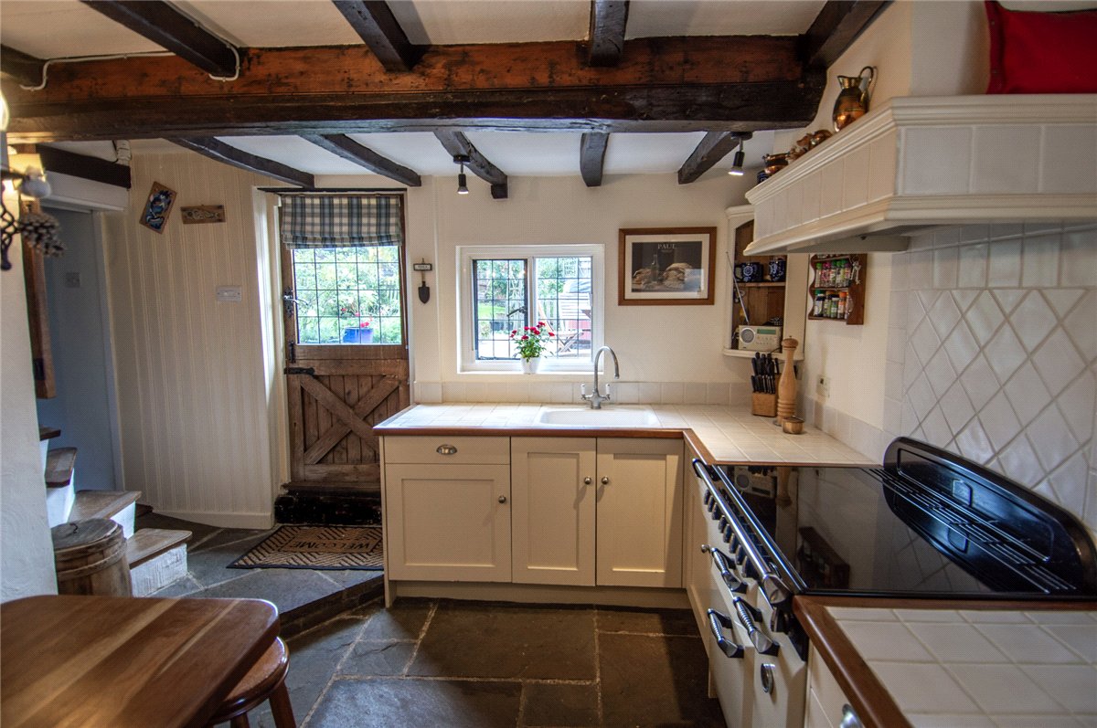 4 bedroom Cottage, Newbury Road, Wickham, RG20 - Available, Image 2